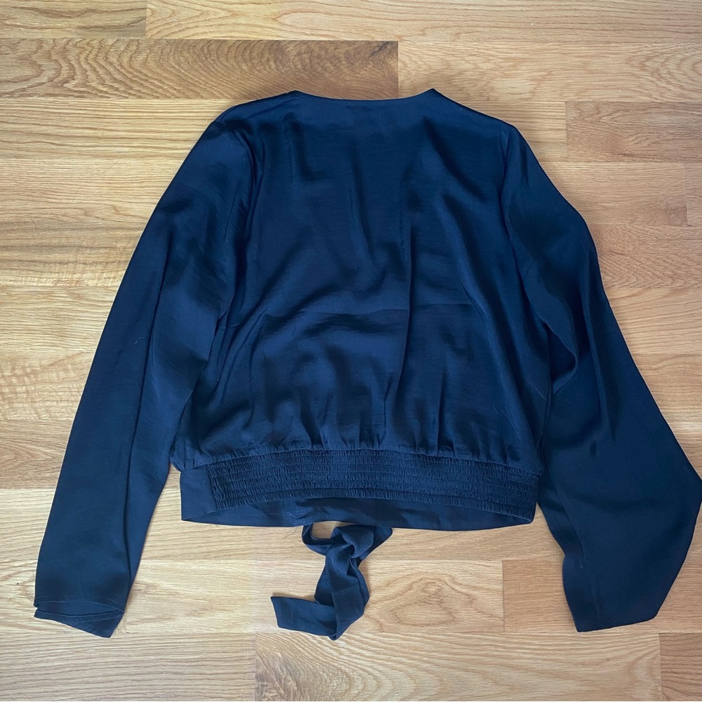 ❣️Express Wrap Top - Picture 5 of 5